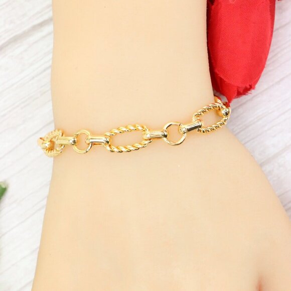 "Trendy Handmade Bracelet – A Thoughtful Gift for Girls & Women | UNVRC1587 - Picture 8 of 10